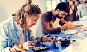 Intel Apunta a la Modularidad: Laptops y Mini PCs Redefinidos