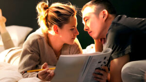 Una Historia de Amor Postapocalíptica que Conquistó Sundance: *Love Me*