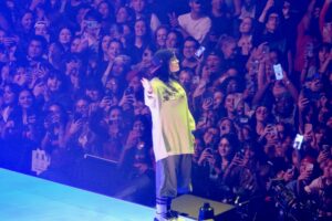 ¡Fuego y Música! FireAid: ¡Cómo Ver el Concierto Gigante Desde Tu Sofá!