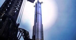 ¡Despegue Retrasado! El Sueño Marciano de SpaceX se Enfrenta a la Furia de la Naturaleza