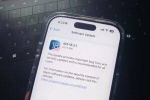 Actualización crítica de Apple para proteger iPhones contra herramientas de hackeo USB