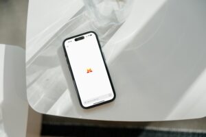 Le Chat: El Nuevo Asistente de IA de Mistral Llega al iPhone para Competir con ChatGPT