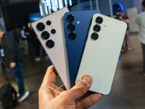 Samsung Galaxy S25 vs. iPhone 15: ¿Vale la pena el cambio?