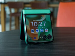 Más allá del Razr 2025: Explorando alternativas en smartphones plegables y más