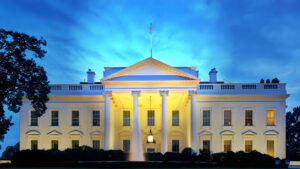 EE.UU. Revierte Políticas Clave de Ciberseguridad: Implicaciones y Riesgos