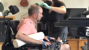 Neuroprótesis cerebral revoluciona la comunicación para personas con parálisis