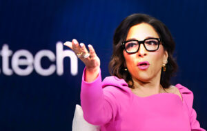 Dimisión de Linda Yaccarino sacude X tras polémica antisemita de Grok