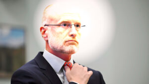 FCC reconsidera metas de velocidad de banda ancha: ¿qué significa para ti?