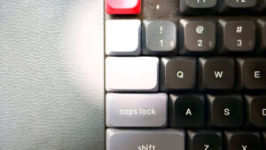 IA en Desarrollo: Aumenta el Uso, Disminuye la Confianza