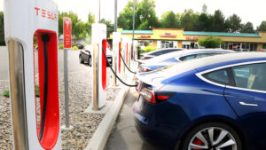 La ley de Trump redefine el futuro de los vehículos eléctricos en EE.UU.