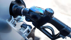 NHTSA elimina multas CAFE: ¿Un respiro para la industria o un revés para los vehículos eléctricos?