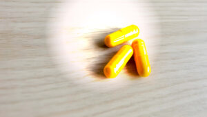 El Peligro Oculto de la Cúrcuma: Cuando los Consejos Virales Amenazan tu Salud