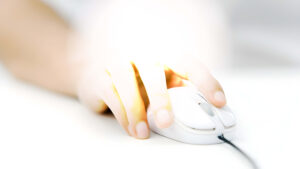 Tribunal anula regla ‘clic para cancelar’ de la FTC por fallos procesales