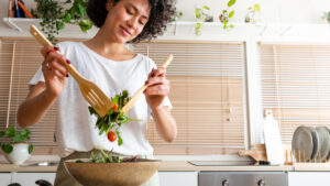 Alimentos Mínimamente Procesados Duplican la Pérdida de Peso, Revela Estudio