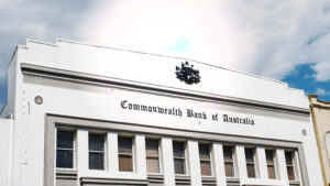 Banco australiano readmite empleados tras reemplazo fallido con chatbot de IA