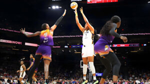 WNBA: Incidentes con ‘dildos verdes’ exponen sexualización y marketing cripto cuestionable