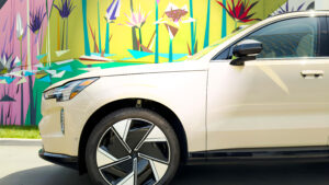 Volvo EX90 2025: Recibe Actualización Gratuita con Doble Chip para Mejorar el Rendimiento