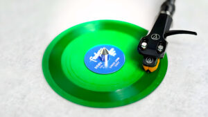 Inteligencia Artificial y Creatividad: ¿Redefiniendo la Verdad y la Autoría?